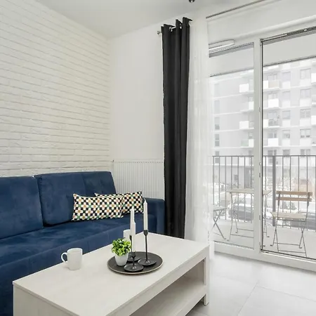 아파트 Black And White Close To The River In By Renters *