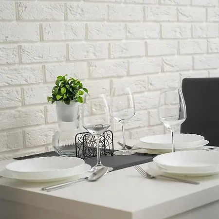 Black And White Close To The River In By Renters 아파트