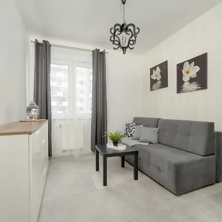 Black And White Close To The River In By Renters * 브로츠와프