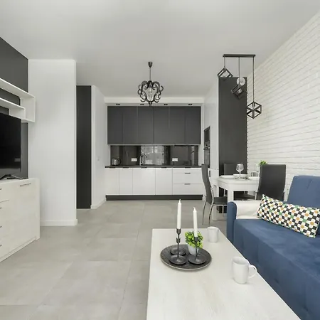Black And White Close To The River In By Renters 아파트 브로츠와프