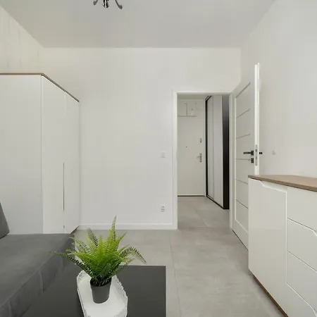 Black And White Close To The River In By Renters 아파트 *