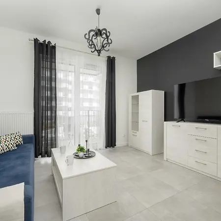 Black And White Close To The River In By Renters * 브로츠와프