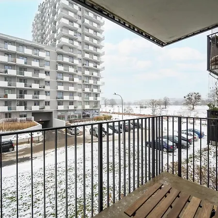 Black And White Close To The River In By Renters 아파트
